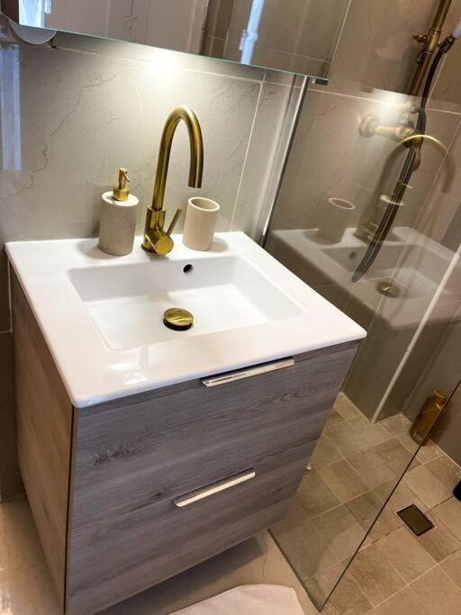 شقة Romantique Jacuzzi, Au Chateau A 30 Min De Paris Limay المظهر الخارجي الصورة